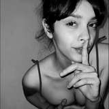 mili_hot019