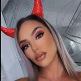 iamaraqueenbae