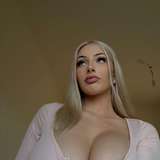 yourfavblondie23